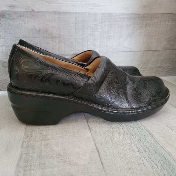 G.H. Bass & Co. Womens 9M Black Embossed Paisley Sheena Slip-On Loafers - Picture 1 of 6